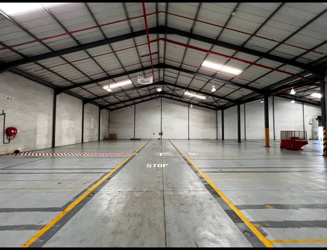 3,090M² WAREHOUSE TO LET IN AIRPORT INDUSTRIA